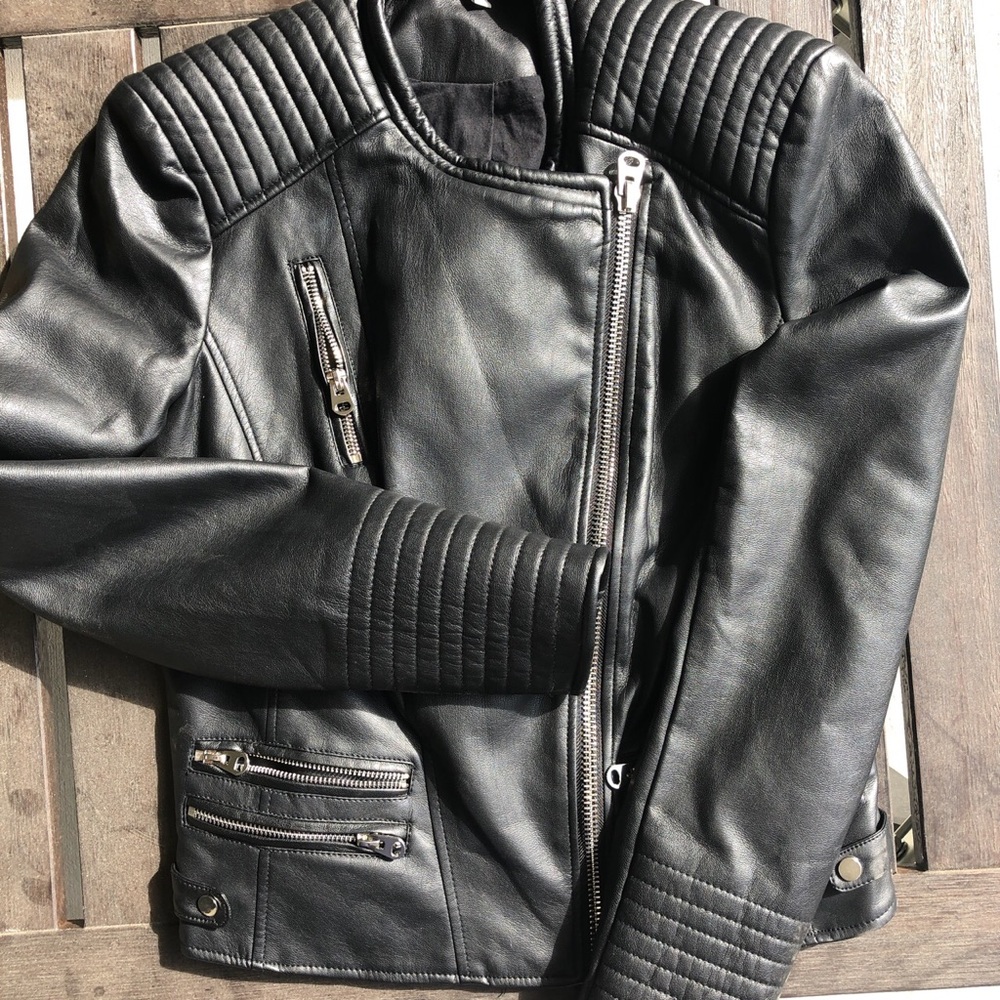 ZARA WOMENS LEATHER JACKET- Size L